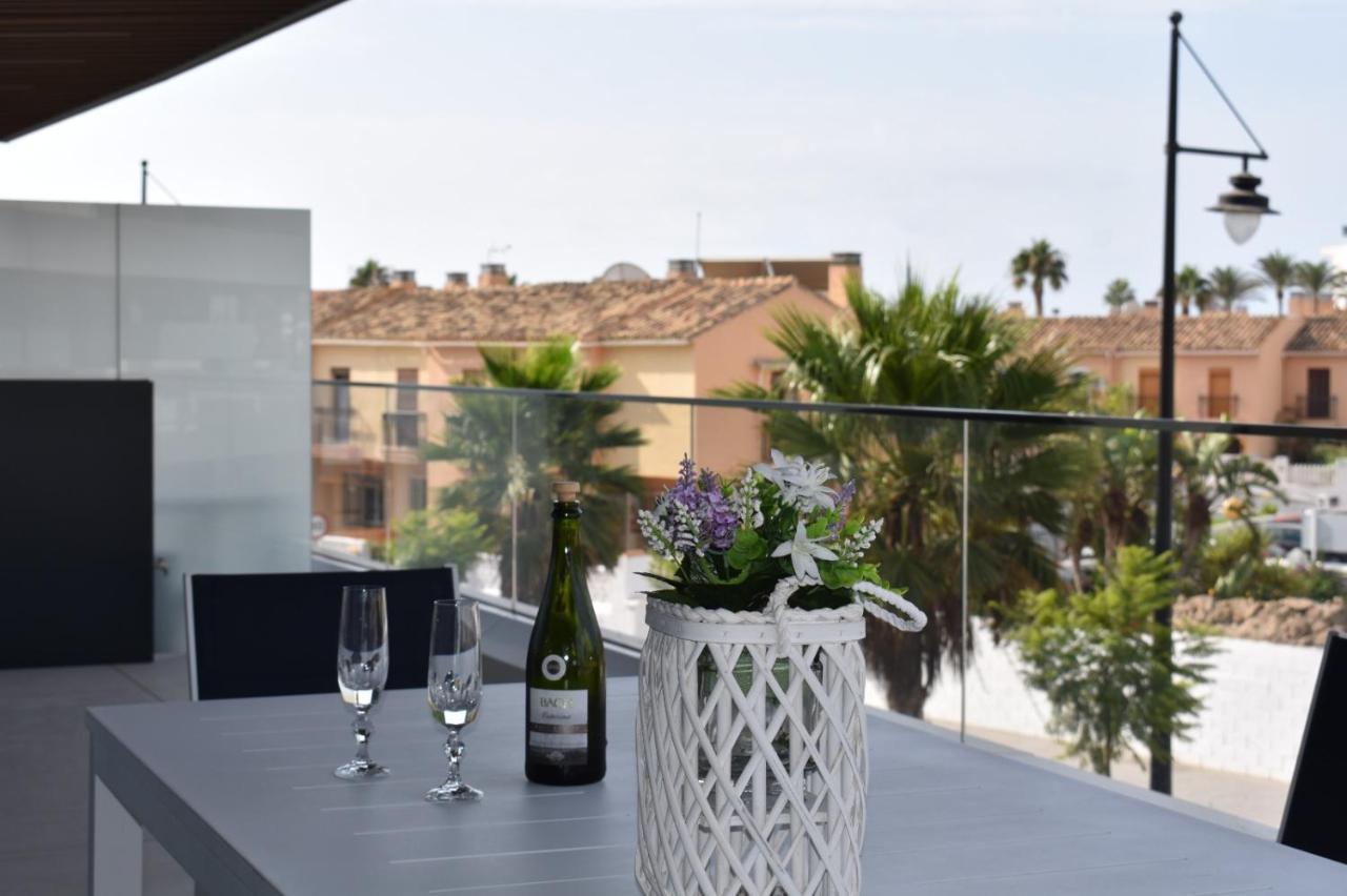 Luxury Complex Beachfront Apartment, Infinity Pool, Sauna, Gym And Large Terrace Torremolinos Zewnętrze zdjęcie