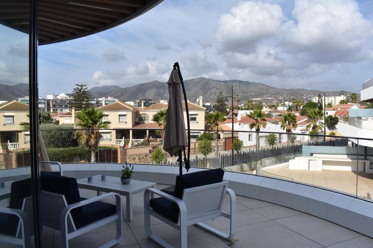 Luxury Complex Beachfront Apartment, Infinity Pool, Sauna, Gym And Large Terrace Torremolinos Zewnętrze zdjęcie