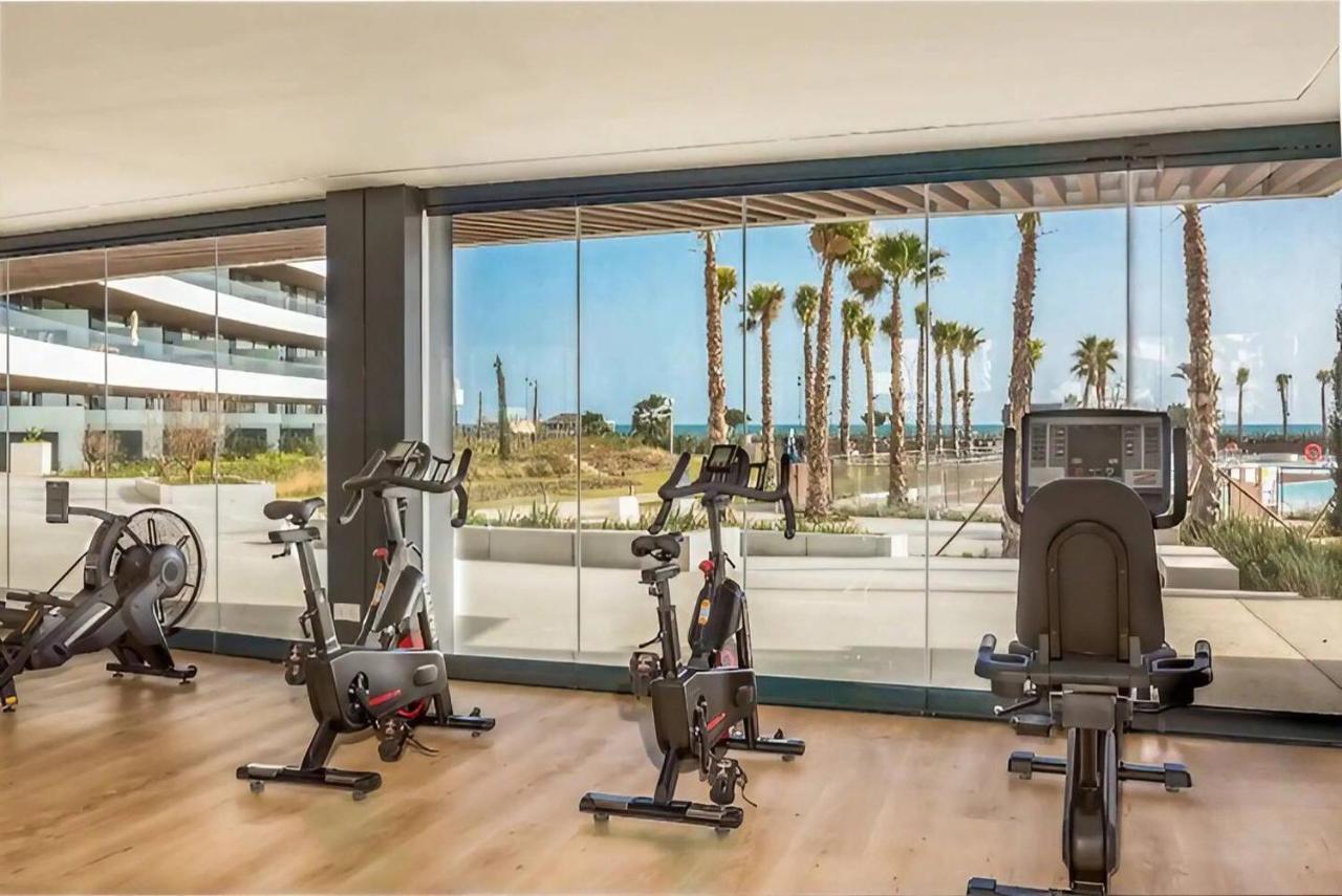 Luxury Complex Beachfront Apartment, Infinity Pool, Sauna, Gym And Large Terrace Torremolinos Zewnętrze zdjęcie