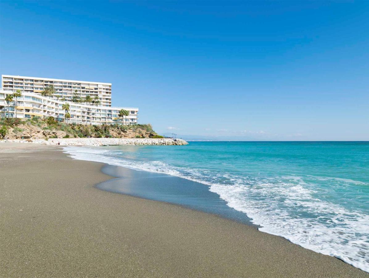 Luxury Complex Beachfront Apartment, Infinity Pool, Sauna, Gym And Large Terrace Torremolinos Zewnętrze zdjęcie